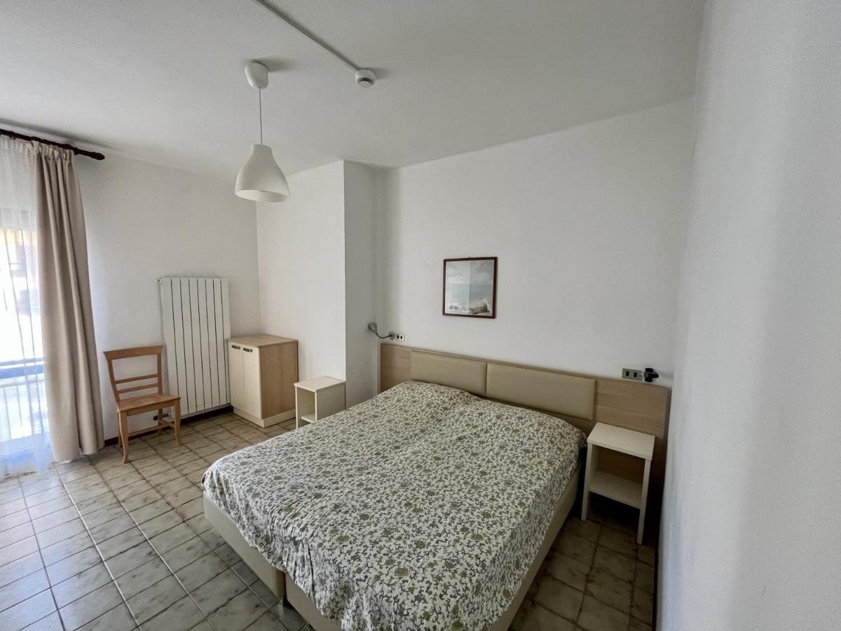 Residence Stella Maris Pietra Ligure Esterno foto