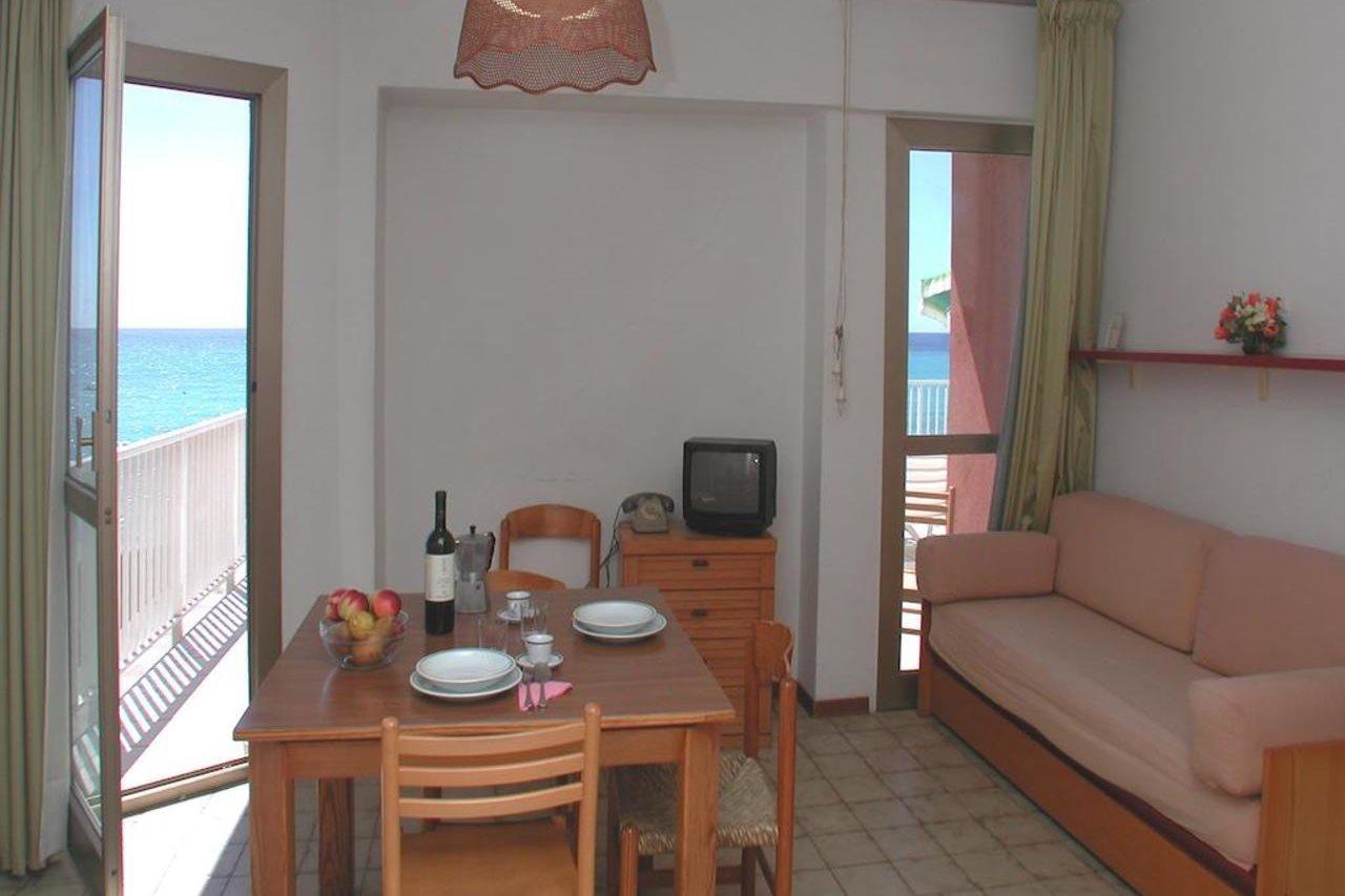 Residence Stella Maris Pietra Ligure Esterno foto